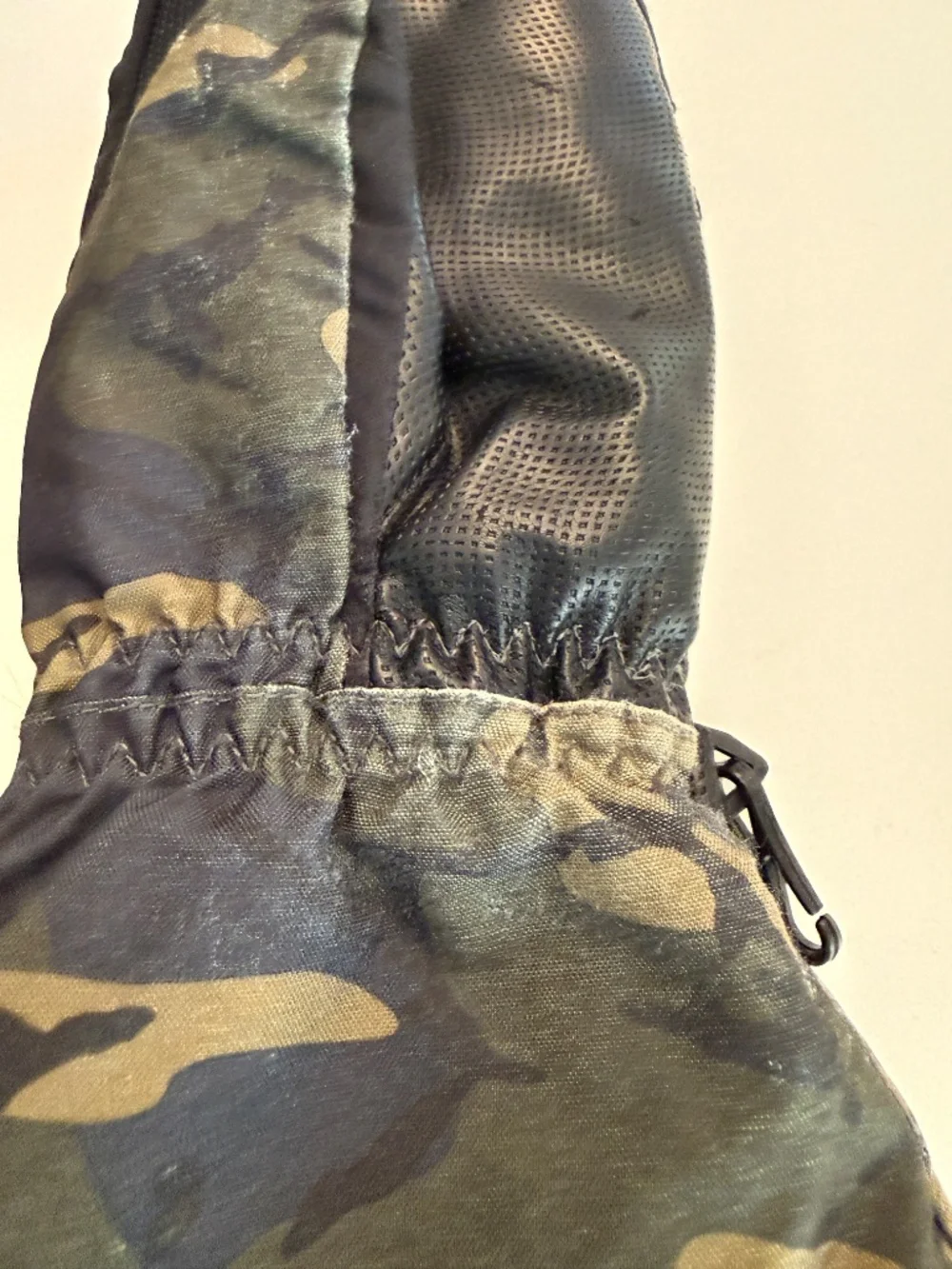 Dakine Kids XL 10-12 Camo Ski Snowboard Mittens Snow Gloves